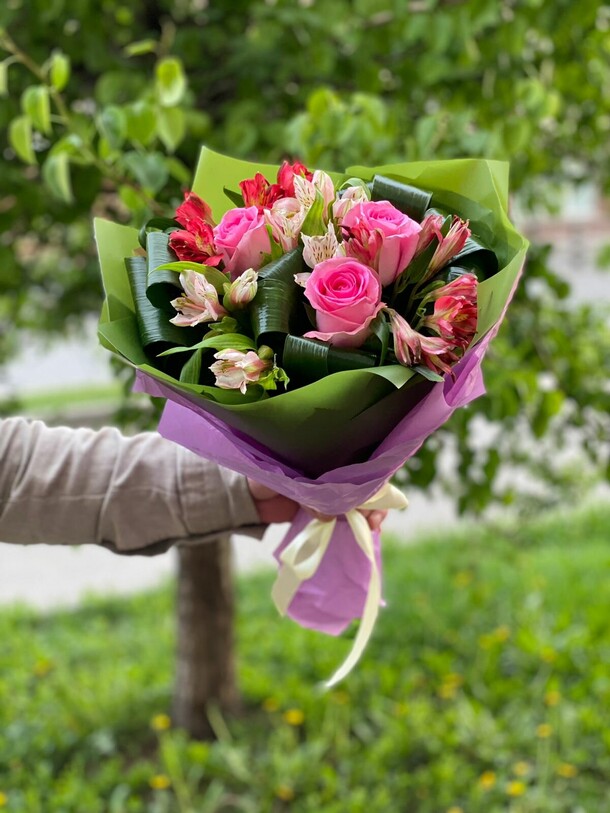 Букет "летний авангард", артикул F1189714 - 5888 рублей, доставка по городу. Flawery - доставка цветов