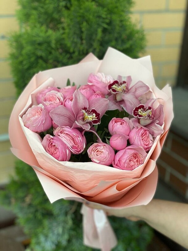 Нелли, артикул F1190112 - 14055 рублей, доставка по городу. Flawery - доставка цветов