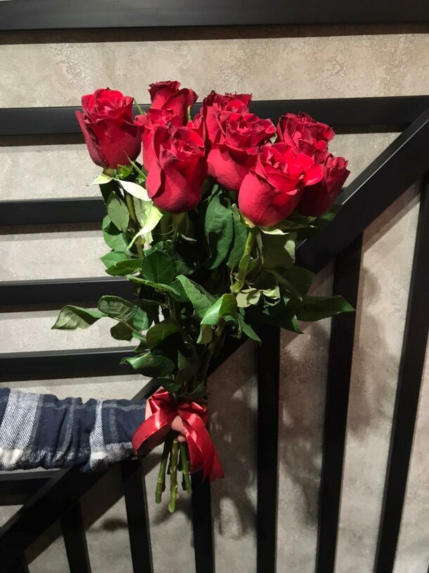 9 роз, артикул F1190161 - 8927 рублей, доставка по городу. Flawery - доставка цветов