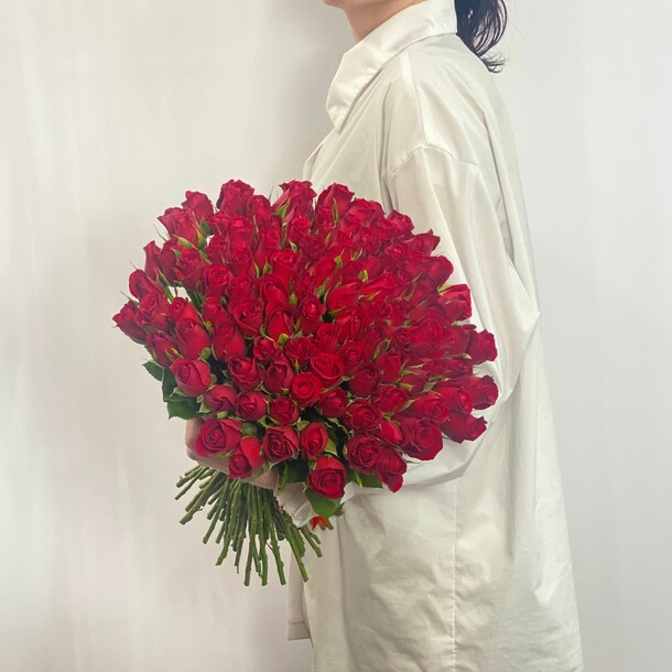 65 кенийских роз, артикул F1190190 - 20986 рублей, доставка по городу. Flawery - доставка цветов