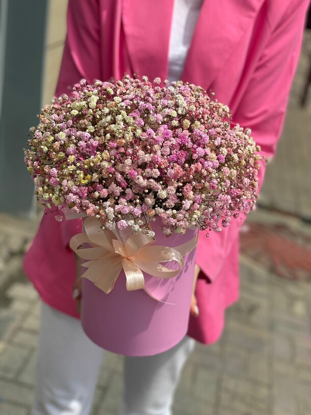 Коробка из гипсофилы, артикул F1190328 - 18953 рублей, доставка по городу. Flawery - доставка цветов