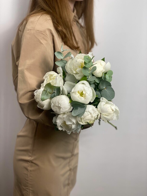 Букет  из 9 пионов, артикул F1190457 - 24878 рублей, доставка по городу. Flawery - доставка цветов