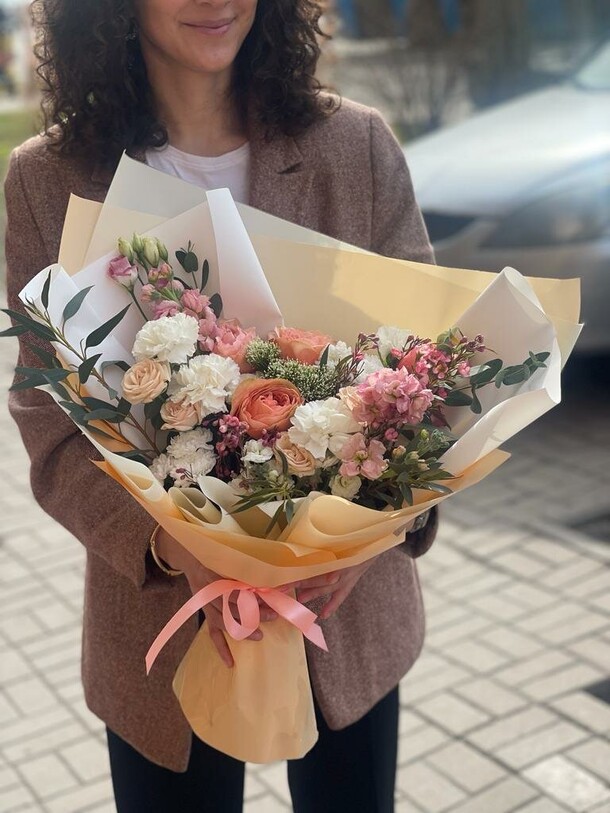 Букет "удачный выбор", артикул F1190574 - 17281 рублей, доставка по городу. Flawery - доставка цветов