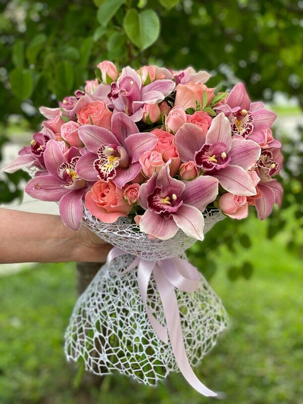 Букет " парижский шарм", артикул F1190799 - 26016 рублей, доставка по городу. Flawery - доставка цветов