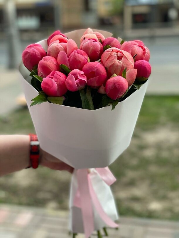 Букет из 15 пионов, артикул F1191407 - 38735 рублей, доставка по городу. Flawery - доставка цветов
