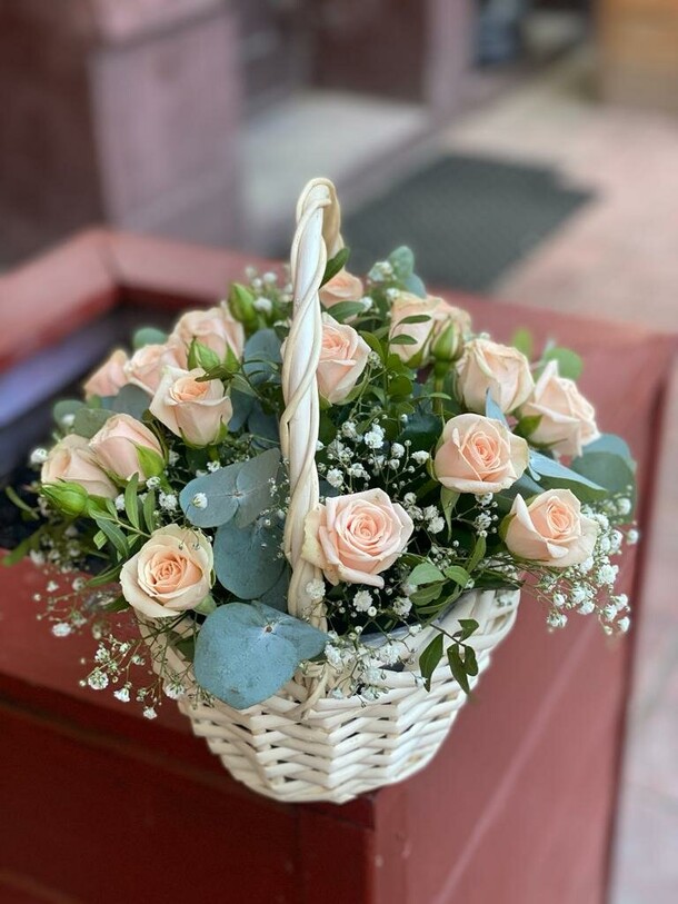 Композиция "розовый сад", артикул F1191455 - 10447 рублей, доставка по городу. Flawery - доставка цветов