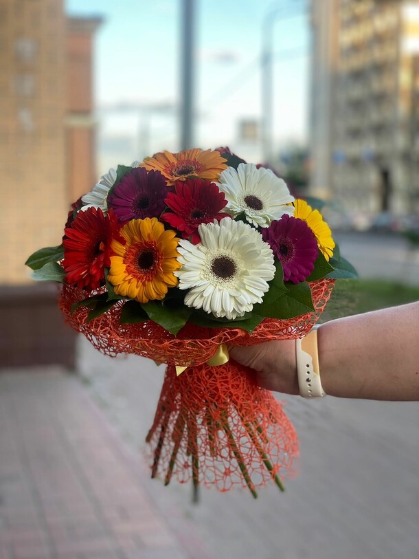 Букет из гербер, артикул F1191821 - 9497 рублей, доставка по городу. Flawery - доставка цветов