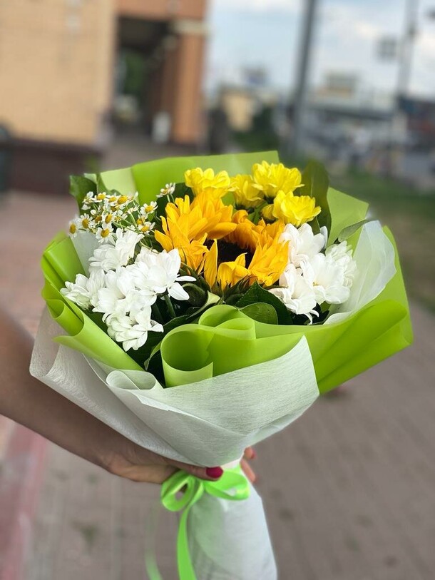 Букет " солнечный островок", артикул F1192450 - 5314 рублей, доставка по городу. Flawery - доставка цветов