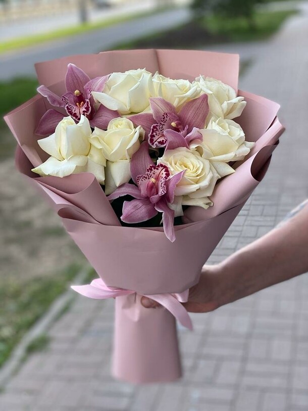 Букет " нежная дымка", артикул F1192451 - 10634 рублей, доставка по городу. Flawery - доставка цветов