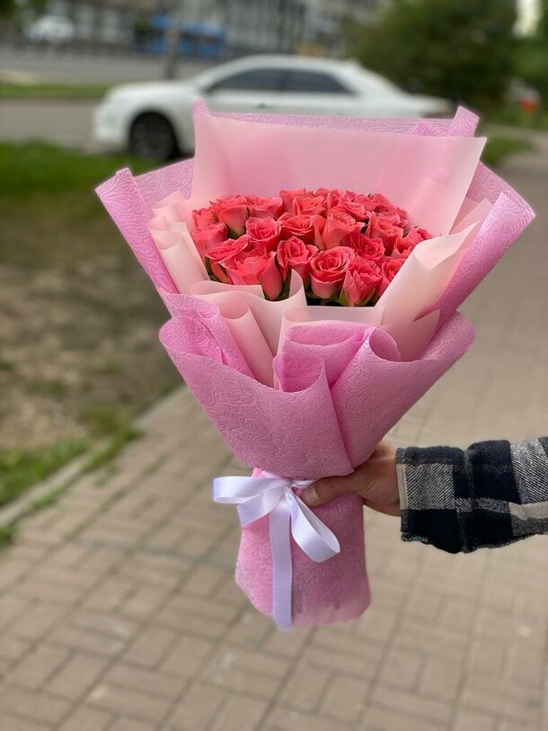 Букет из 25 розовых роз, артикул F1193013 - 10822 рублей, доставка по городу. Flawery - доставка цветов