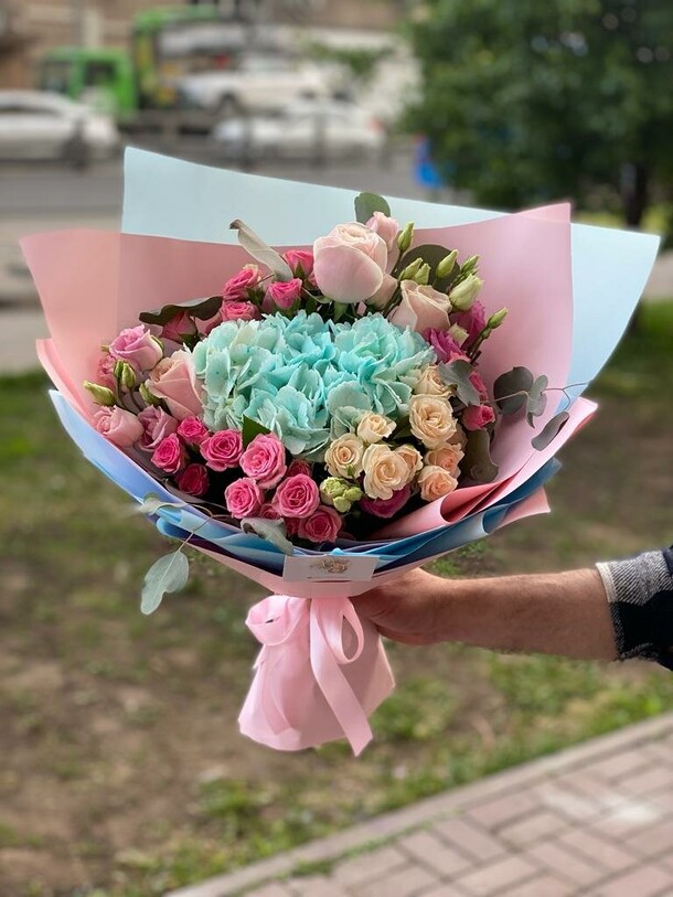 Букет "цветные сны", артикул F1193205 - 10062 рублей, доставка по городу. Flawery - доставка цветов