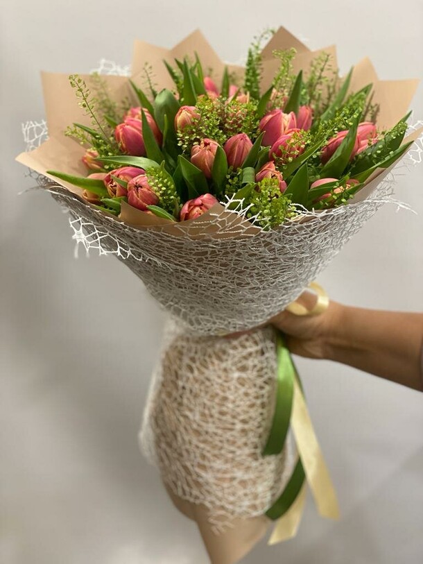 Букет из розовых тюльпанов, артикул F1193755 - 19369 рублей, доставка по городу. Flawery - доставка цветов