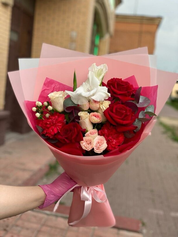 Букет " грация", артикул F1203100 - 11963 рублей, доставка по городу. Flawery - доставка цветов