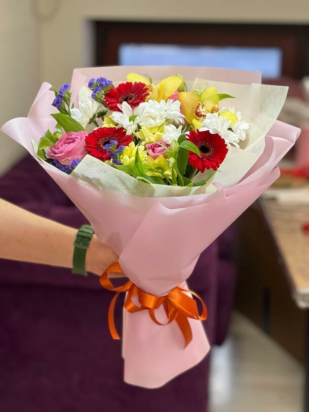 Авторский букет 01, артикул F1242792 - 12212 рублей, доставка по городу. Flawery - доставка цветов