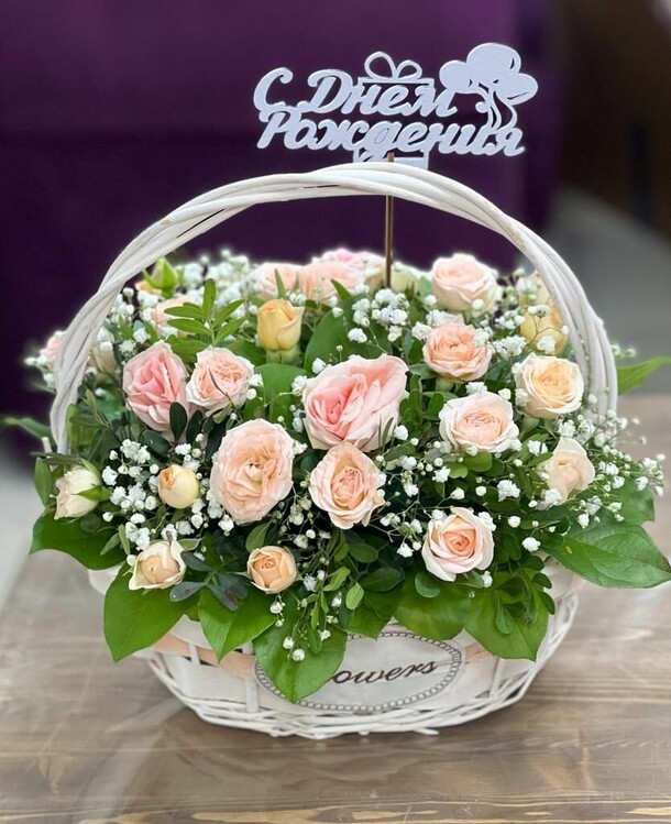 Праздник в корзинке, артикул F1242828 - 14878 рублей, доставка по городу. Flawery - доставка цветов