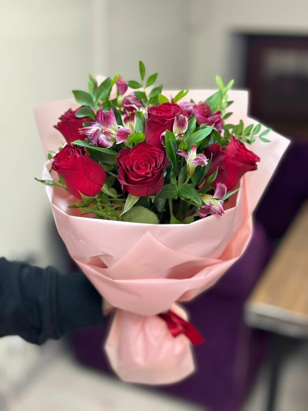 Когда есть что сказать, артикул F1243041 - 8333 рублей, доставка по городу. Flawery - доставка цветов