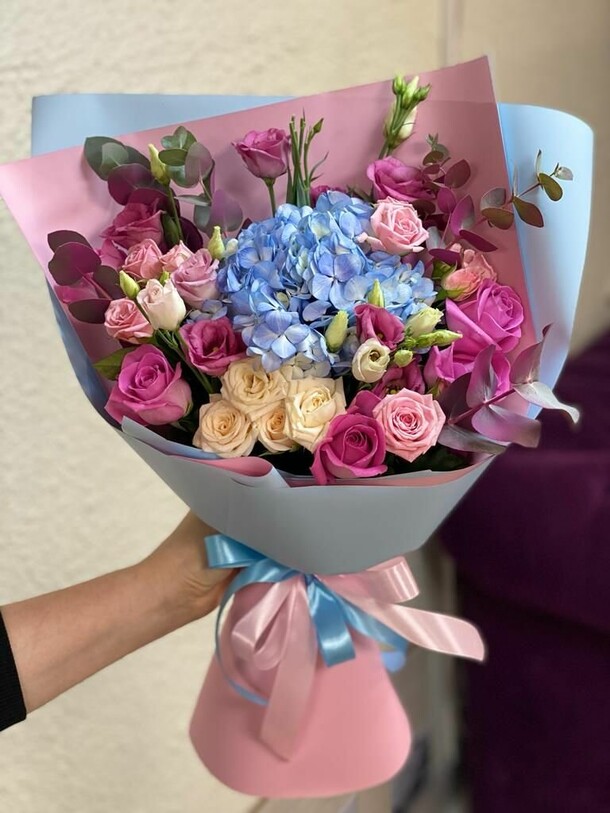 Новый день в твоих руках, артикул F1245010 - 12513 рублей, доставка по городу. Flawery - доставка цветов