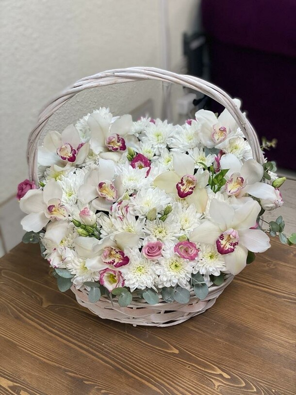 Белоснежка, артикул F1249930 - 20403 рублей, доставка по городу. Flawery - доставка цветов