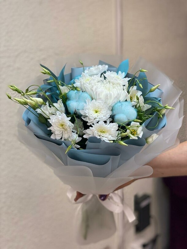 Лазурь, артикул F1250031 - 8050 рублей, доставка по городу. Flawery - доставка цветов