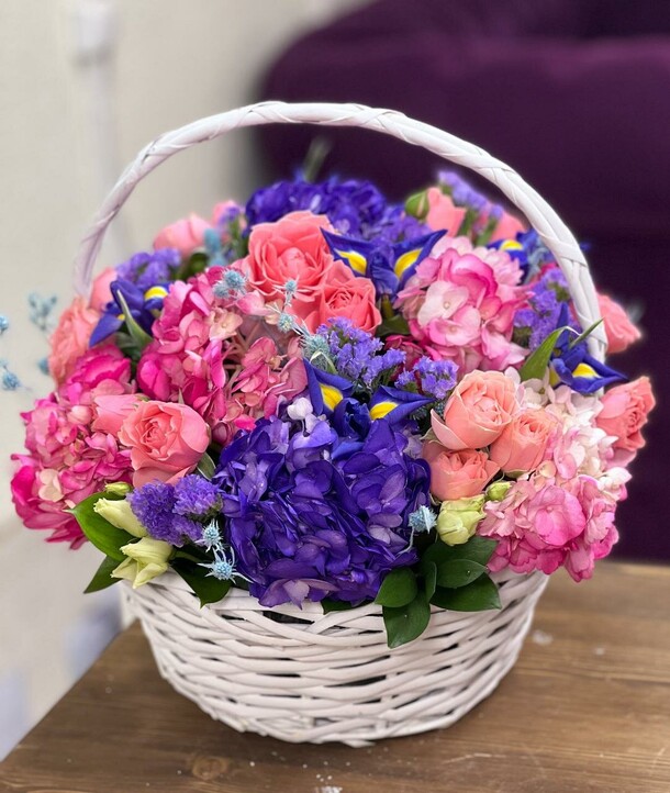 Корзина "дисней", артикул F1273917 - 22145 рублей, доставка по городу. Flawery - доставка цветов