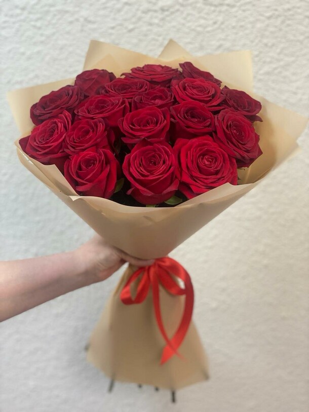 Алые розы, артикул F1273988 - 12187 рублей, доставка по городу. Flawery - доставка цветов