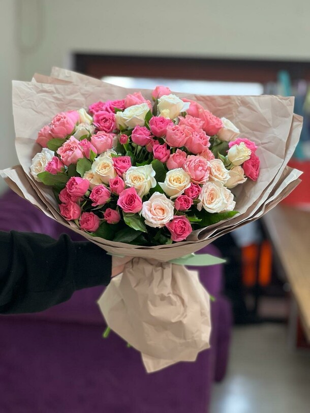 Букет из кустовых розочек, артикул F1274049 - 9697 рублей, доставка по городу. Flawery - доставка цветов