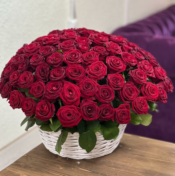 Корзина "красная королева", артикул F1274068 - 45533 рублей, доставка по городу. Flawery - доставка цветов