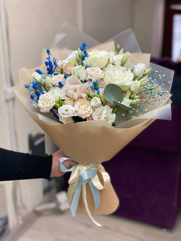 Лазурь, артикул F1274226 - 13177 рублей, доставка по городу. Flawery - доставка цветов