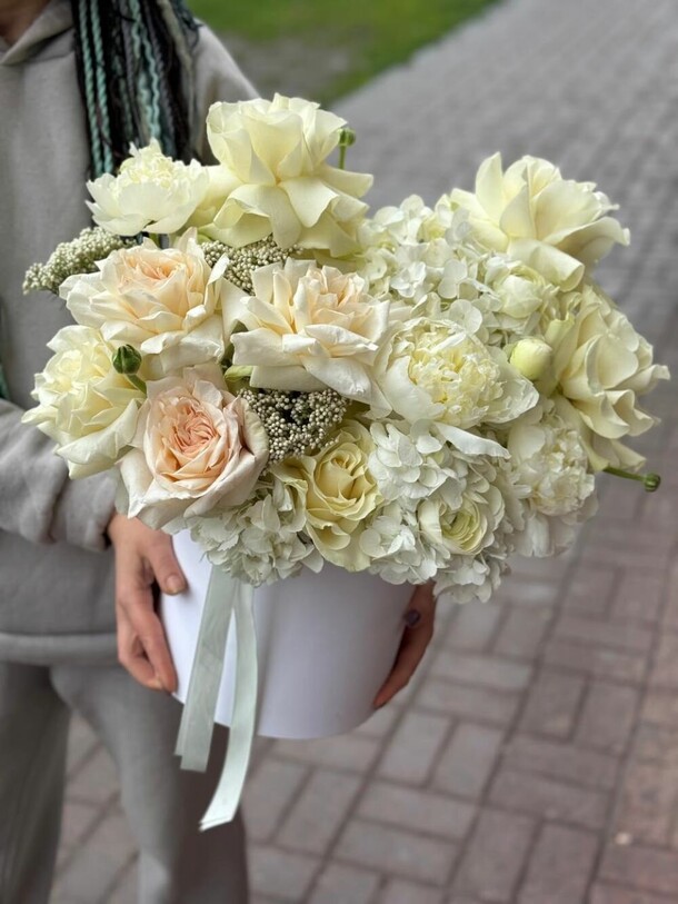 Лиана, артикул F1278021 - 39093 рублей, доставка по городу. Flawery - доставка цветов