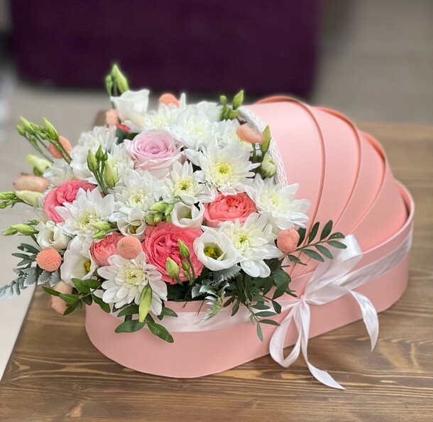 Композиция на выписку для девочки, артикул F1286694 - 15303 рублей, доставка по городу. Flawery - доставка цветов