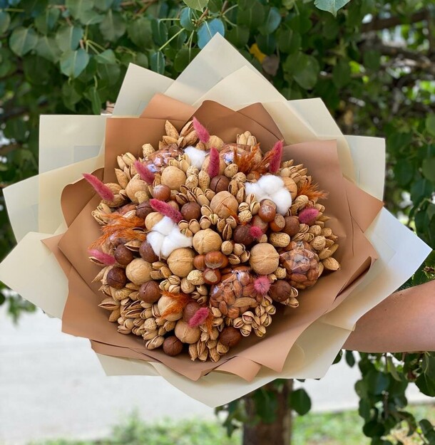 Ореховый букет, артикул F1286857 - 14549 рублей, доставка по городу. Flawery - доставка цветов