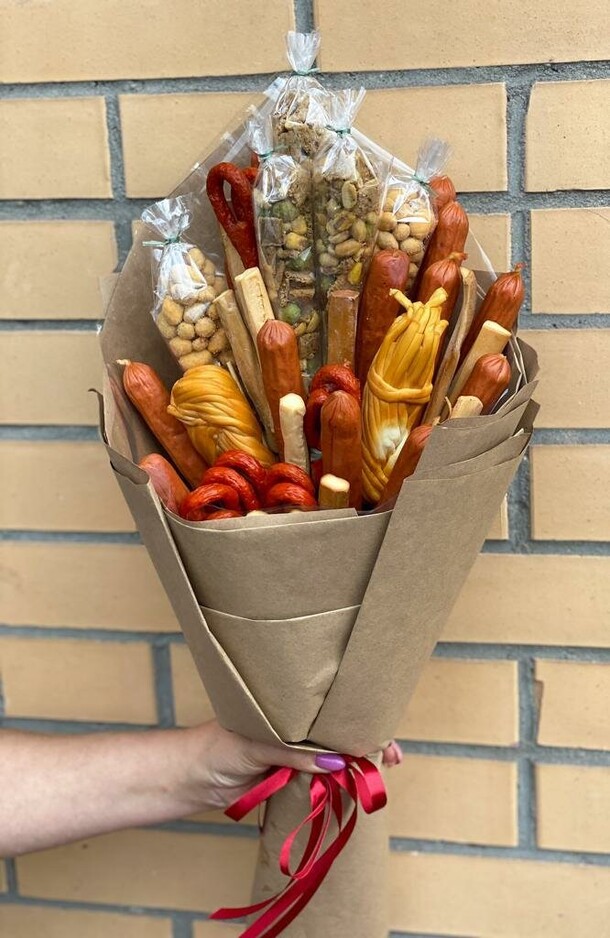 Фуд-букет "пивмикс", артикул F1286887 - 20638 рублей, доставка по городу. Flawery - доставка цветов