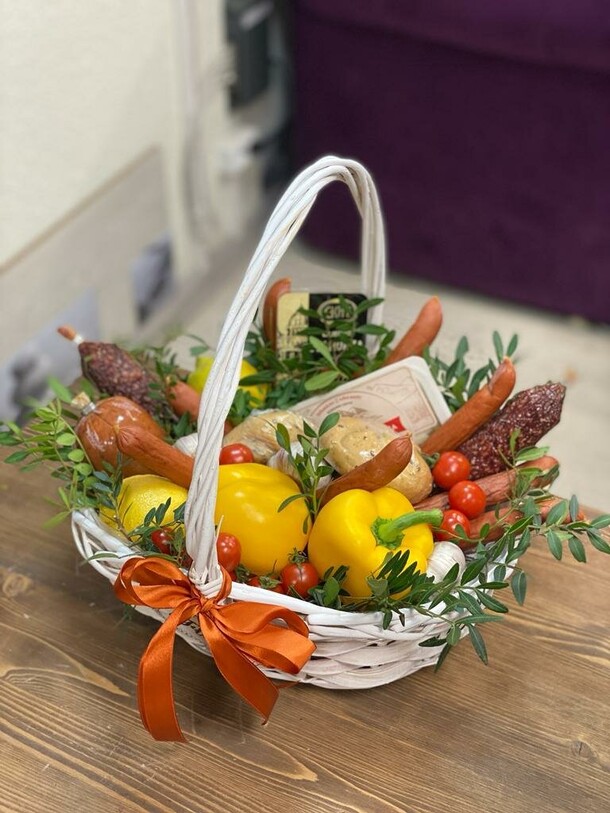 Фуд-корзина "на дачу", артикул F1286903 - 24608 рублей, доставка по городу. Flawery - доставка цветов