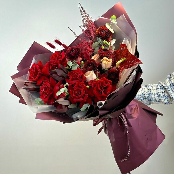 Бордовый микс, артикул F1314708 - 21966 рублей, доставка по городу. Flawery - доставка цветов
