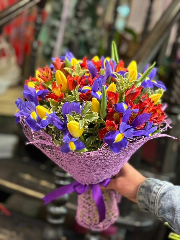 Букет "утренняя заря", артикул F1317757 - 13410 рублей, доставка по городу. Flawery - доставка цветов