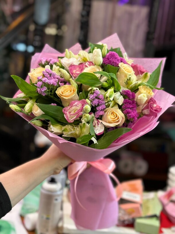 Букет "королевский бал", артикул F1317761 - 18537 рублей, доставка по городу. Flawery - доставка цветов