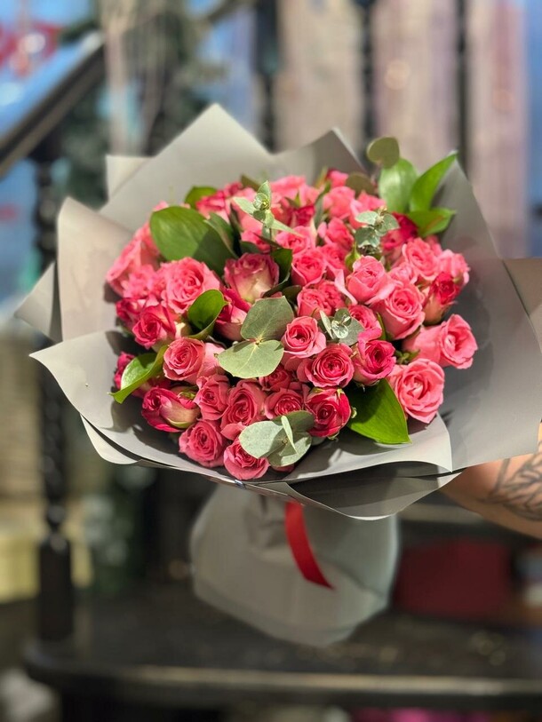 51 розовая роза, артикул F1317765 - 23130 рублей, доставка по городу. Flawery - доставка цветов