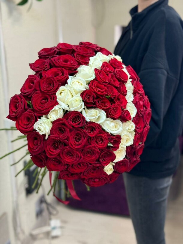 Буква а 101, артикул F1318913 - 37089 рублей, доставка по городу. Flawery - доставка цветов