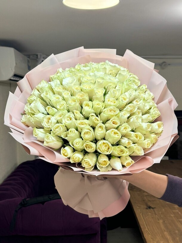 101 белая роза, артикул F1318916 - 37089 рублей, доставка по городу. Flawery - доставка цветов