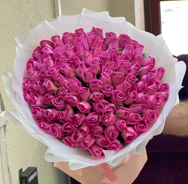 101 розовая роза, артикул F1318997 - 37089 рублей, доставка по городу. Flawery - доставка цветов