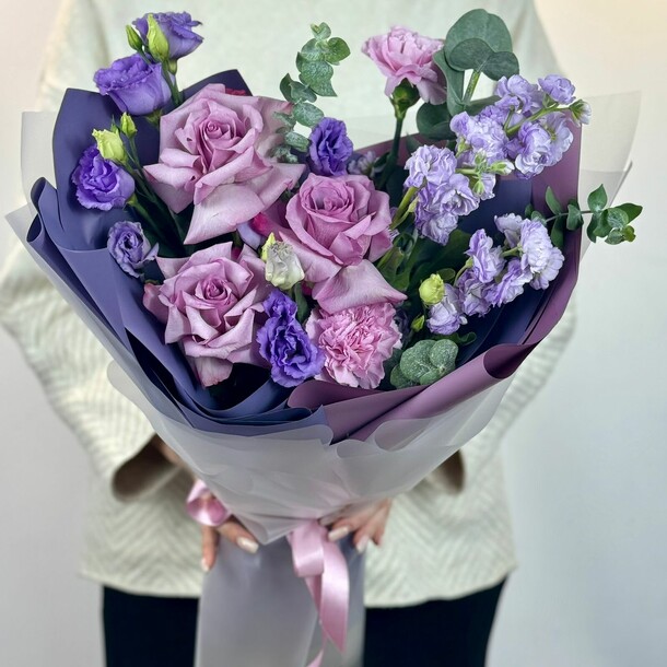 Букет "таинственная муза", артикул F1332833 - 9426 рублей, доставка по городу. Flawery - доставка цветов