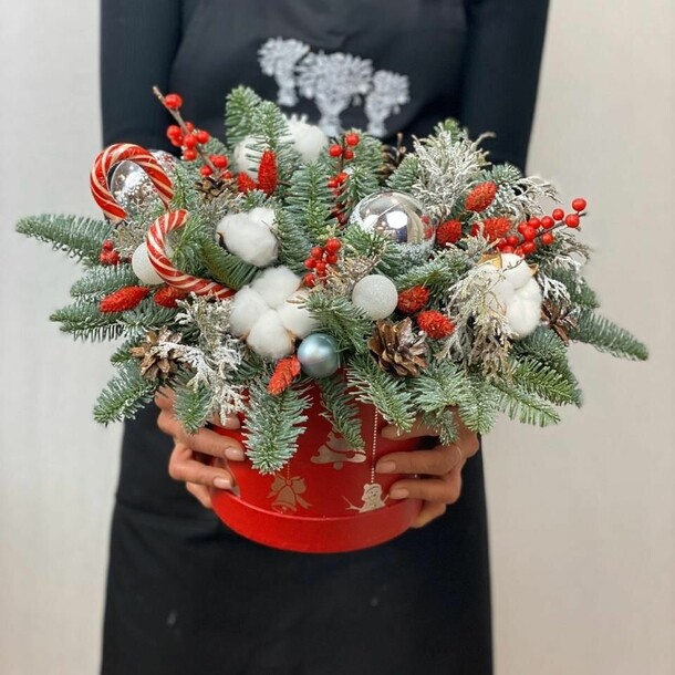 Новогодний санта, артикул F1348430 - 13377 рублей, доставка по городу. Flawery - доставка цветов