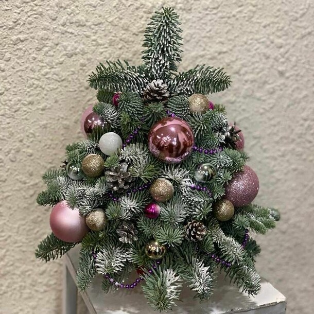 Елочка в снегу, артикул F1349182 - 13576 рублей, доставка по городу. Flawery - доставка цветов