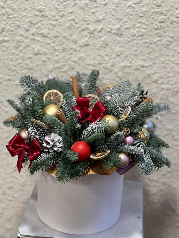 Композиция загадка, артикул F1349184 - 15173 рублей, доставка по городу. Flawery - доставка цветов