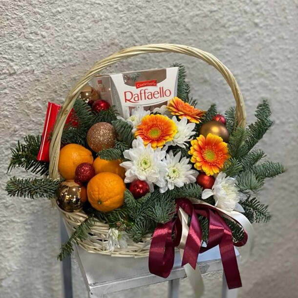 Корзина "сладость ", артикул F1349243 - 35369 рублей, доставка по городу. Flawery - доставка цветов