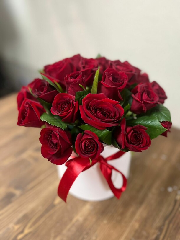 Букетик № 1, артикул F1369083 - 6996 рублей, доставка по городу. Flawery - доставка цветов