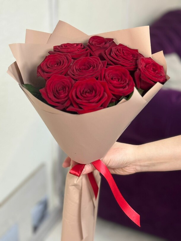 Букет " 9 роз ", артикул F1370484 - 4840 рублей, доставка по городу. Flawery - доставка цветов