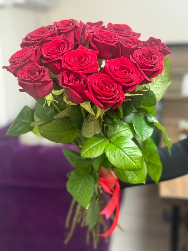 Букетик 12, артикул F1370873 - 4873 рублей, доставка по городу. Flawery - доставка цветов