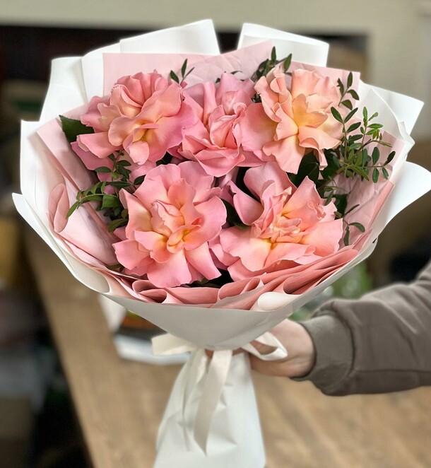 Букет "французский поцелуй", артикул F1372329 - 6236 рублей, доставка по городу. Flawery - доставка цветов