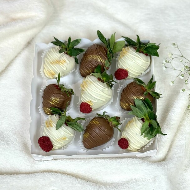 Клубничная искорка, артикул F1415036 - 4500 рублей, доставка по городу. Flawery - доставка цветов